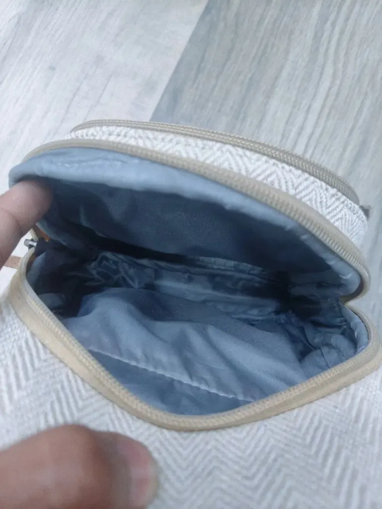 Crossbody Sling bag – Inside view